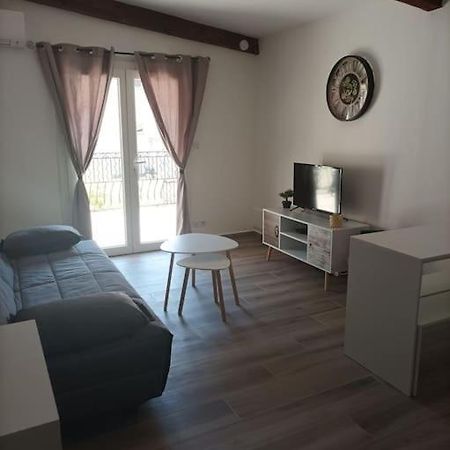 Studio Meuble Climatise Avec Terrasse Draguignan Extérieur photo
